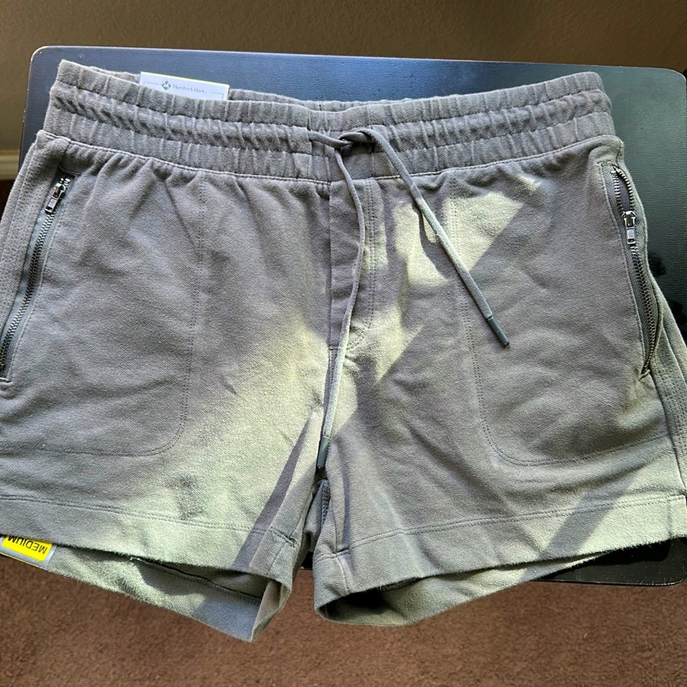 Shorts, dark green, non- brand